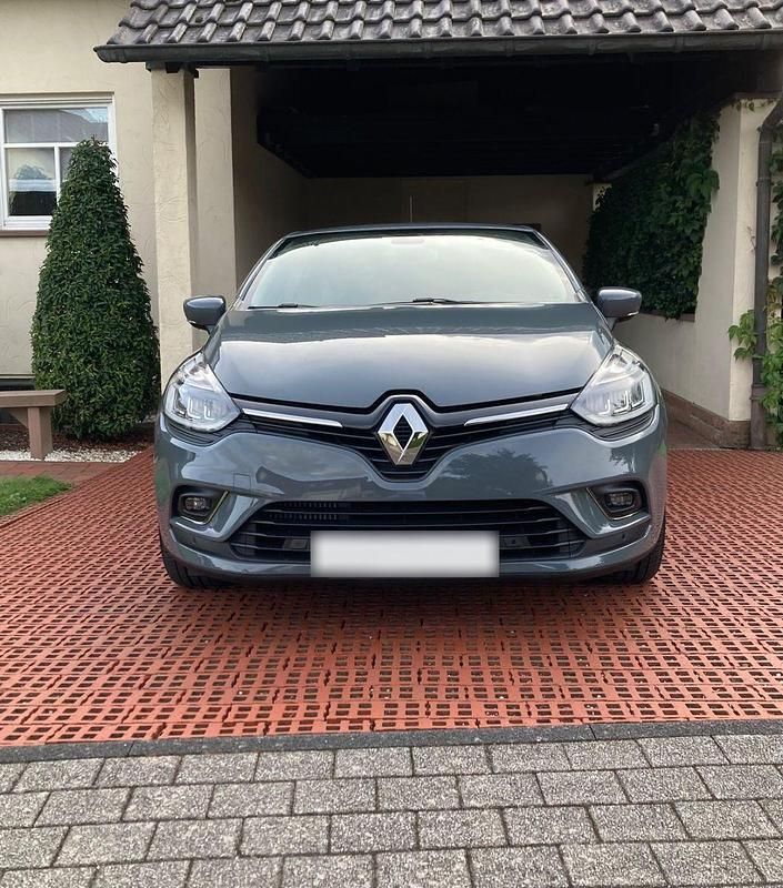 Gebraucht Renault Clio IV Intens 90 PS (66 kW) 2018 Grau Kleinwagen