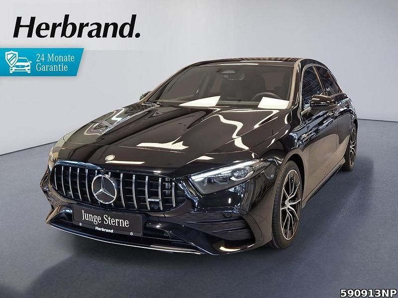 Metalliclack kosmosschwarz Gebraucht 2024 Mercedes A35 AMG AMG Limousine | 42.580 € (Guter Preis) - Bild 1/4
