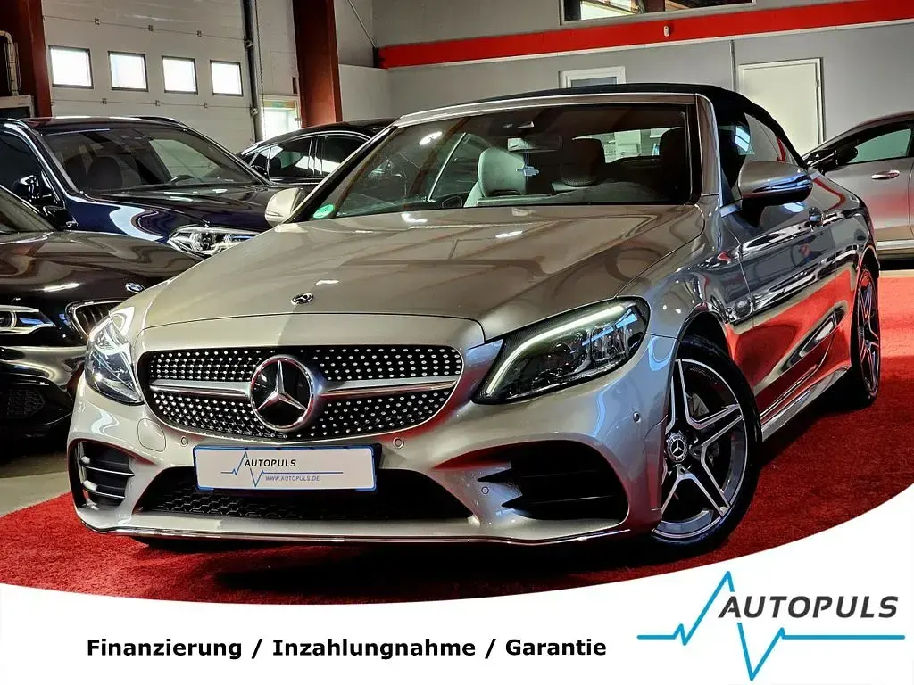 Gebraucht Mercedes C300 AMG line 258 PS (189 kW) 2020 Mojavesilber metalliclack (metallic) Cabrio