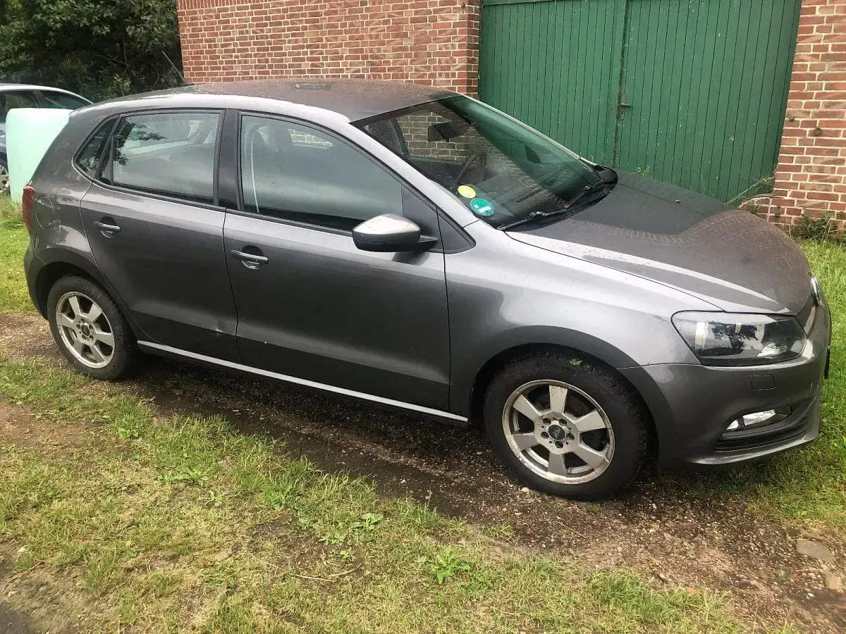 Gebraucht VW Polo 90 PS (66 kW) 2017 Grau Limousine
