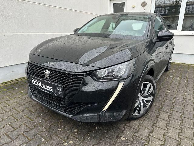 Gebraucht Peugeot e-208 Active 100 kW (136 PS) 2022 Schwarz Kleinwagen