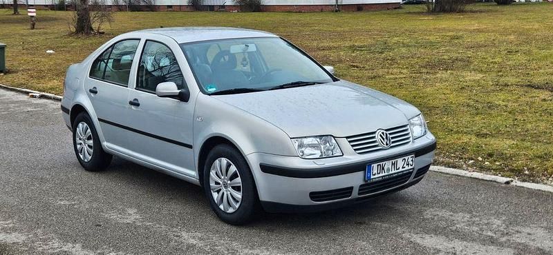 Silber Gebraucht 2000 VW Bora Limousine | 2.900 € (Teuer) - Bild 1/4