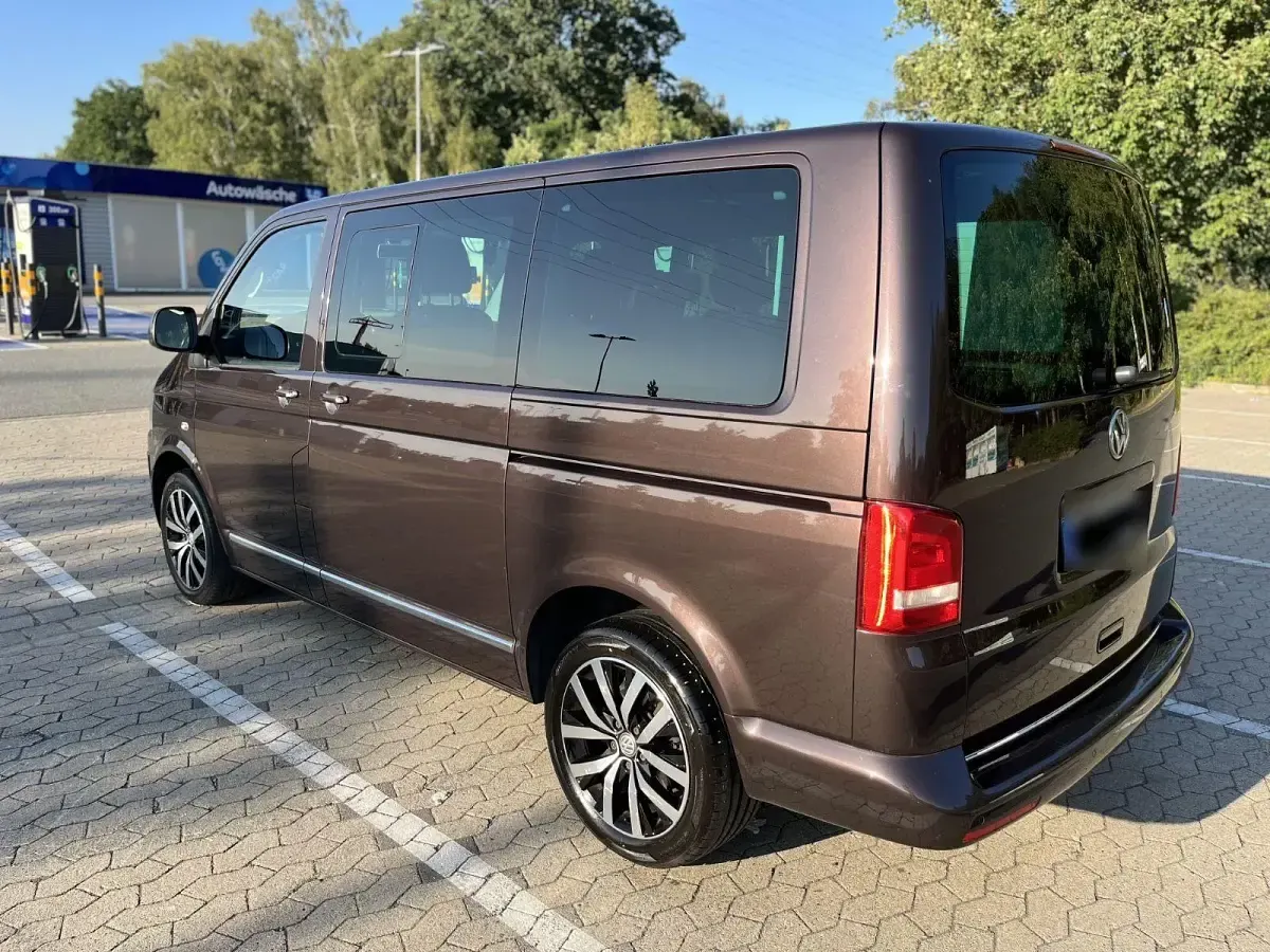 Gebraucht VW Multivan Highline 179 PS (131 kW) 2014 Violett Van / Kleinbus