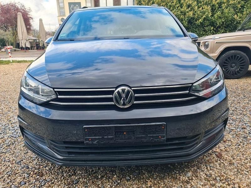 Gebraucht VW Touran 116 PS (85 kW) 2018 Grau Van / Kleinbus