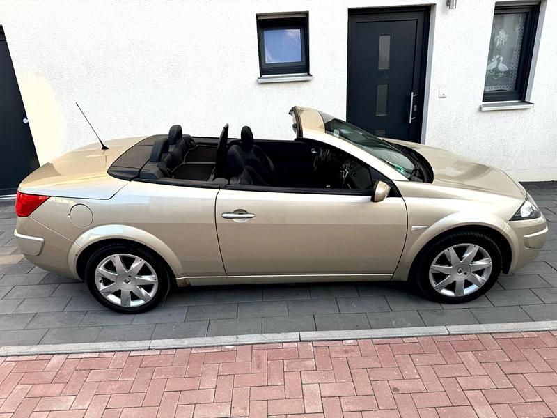 Gebraucht Renault Mégane Cabriolet 110 PS (80 kW) 2010 Gold Cabrio