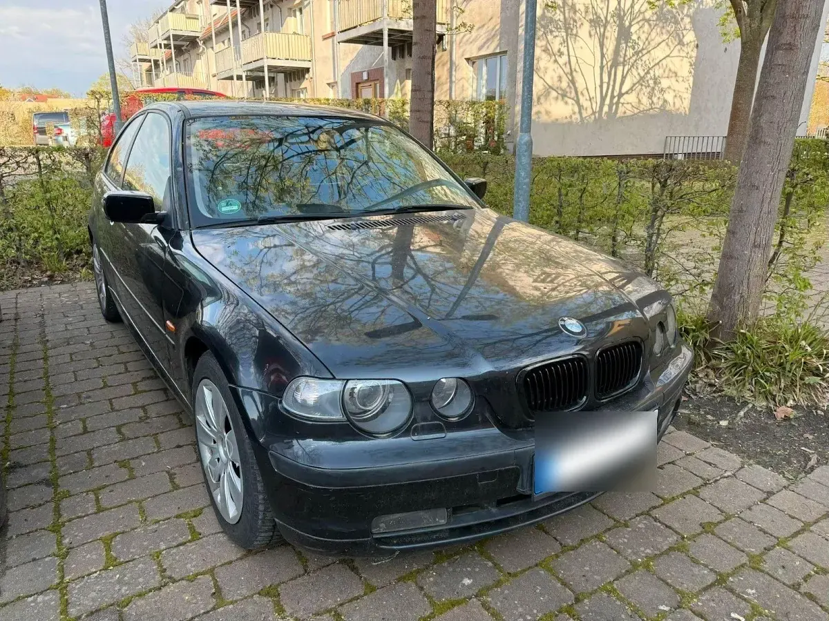 Second-hand BMW 318 143 CP (105 kW) 2003 Negru Berlinǎ