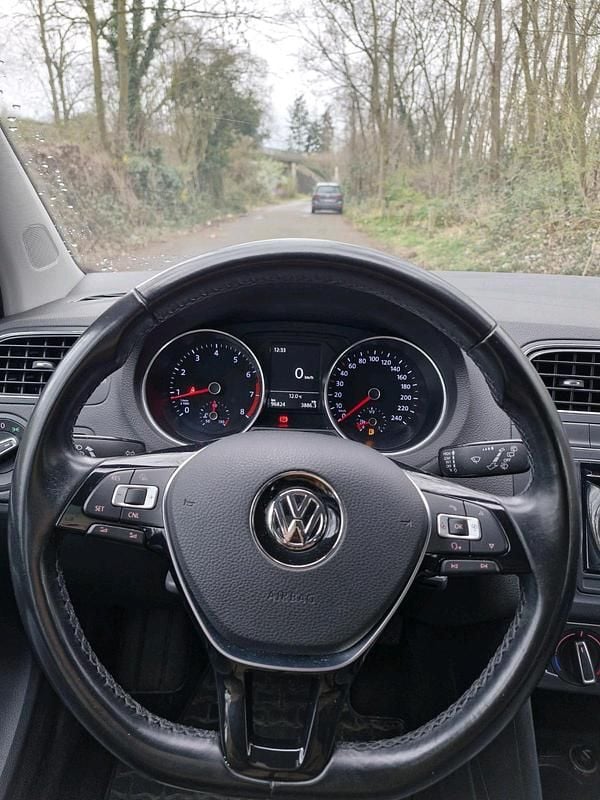 Gebraucht VW Polo 75 PS (55 kW) 2018 Grau Kleinwagen