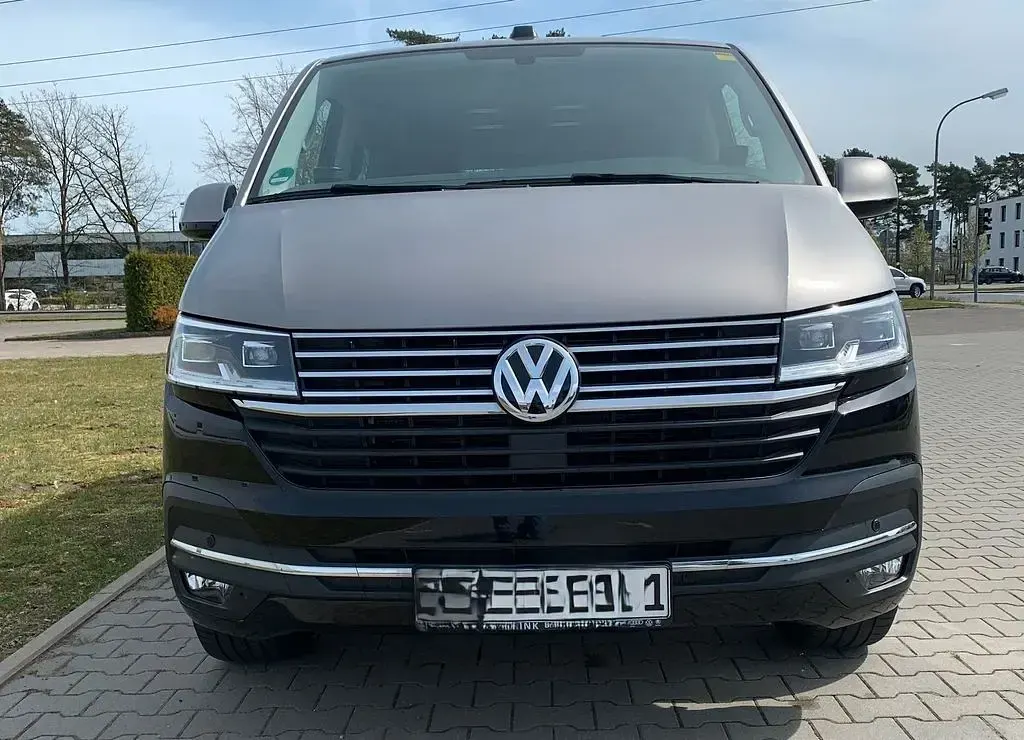 Gebraucht VW Multivan Highline 204 PS (150 kW) 2021 Schwarz Van / Kleinbus