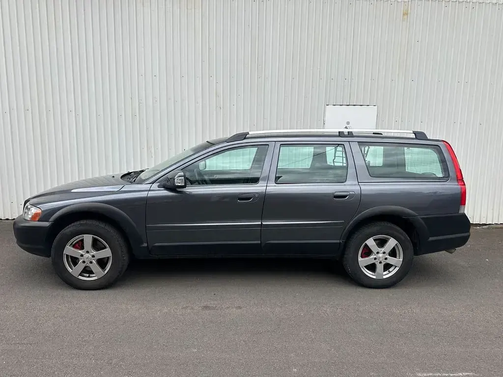 Gebraucht Volvo XC70 185 PS (136 kW) 2007 Titanium grey Kombi