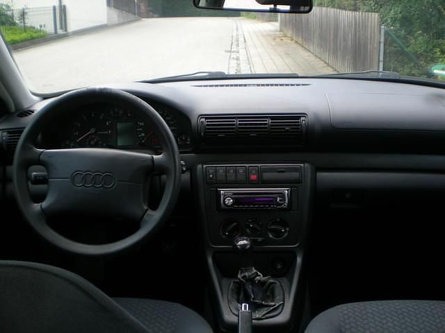 Gebraucht Audi A4 125 PS (91 kW) 1997 Blau Kombi