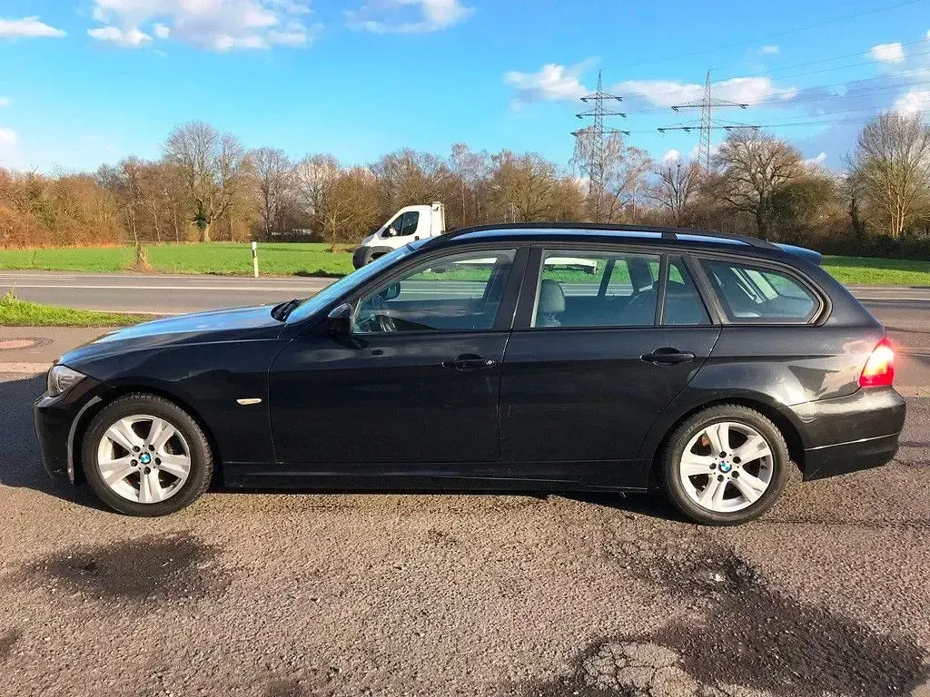 Gebraucht BMW 318 Comfort Edition 143 PS (105 kW) 2009 Schwarz Kombi