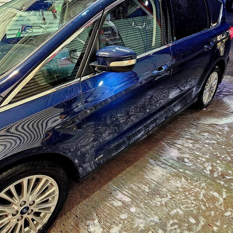 Gebraucht Ford S-MAX Titanium 180 PS (132 kW) 2017 Blau Van / Kleinbus