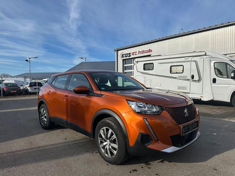 Gebraucht Peugeot e-2008 Active 100 kW (136 PS) 2021 Orange SUV