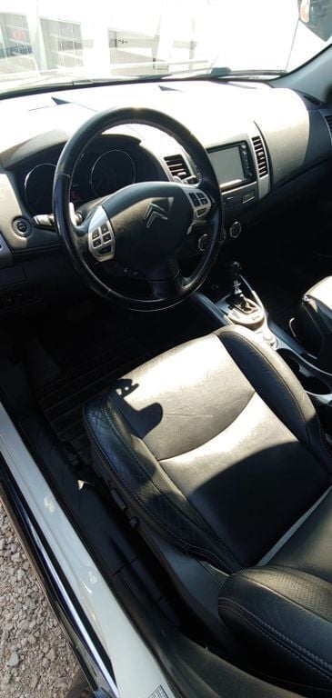 Weiß Gebraucht 2010 Citroën C-Crosser Exclusive SUV | 5.000 € (Guter Preis) - Bild 1/4