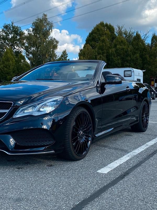 Schwarz Gebraucht 2015 Mercedes E250 Cabrio | 16.799 € (Fairer Preis) - Bild 1/4