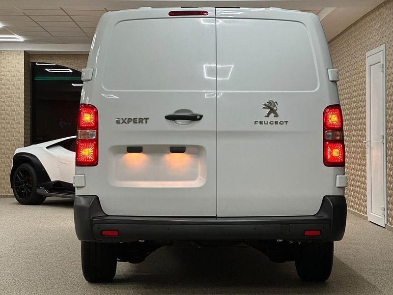 Neu Peugeot Expert 150 PS (110 kW) 2025 Weiß Van