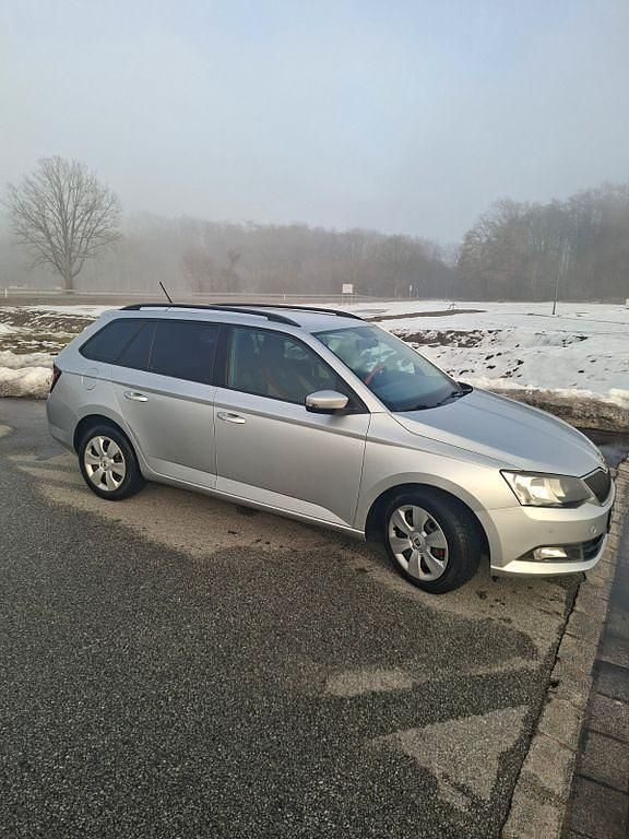 Gebraucht Skoda Fabia Ambition 90 PS (66 kW) 2016 Silber Kombi