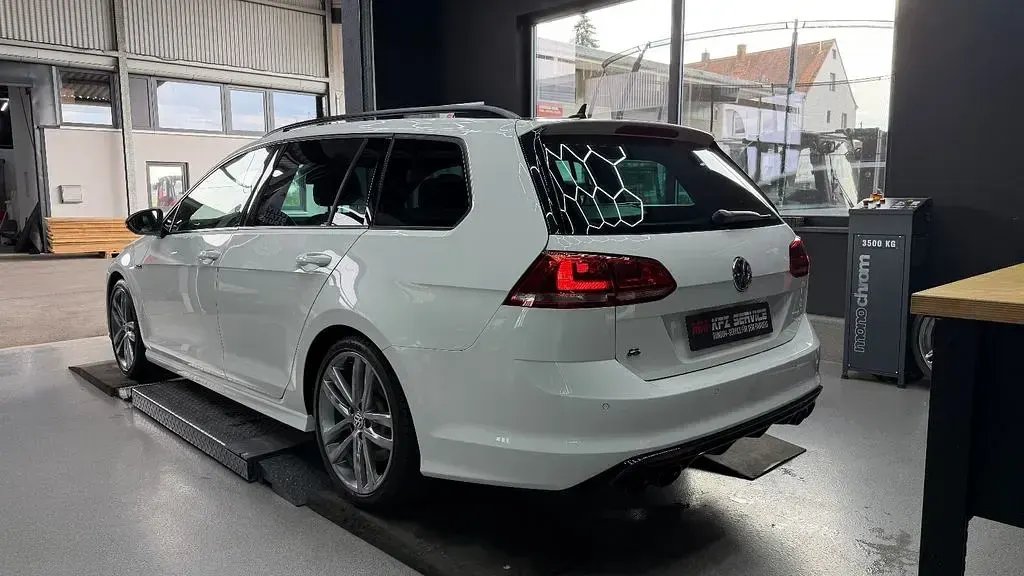 Gebraucht VW Golf VII Active 300 PS (220 kW) 2016 Weiß Kombi