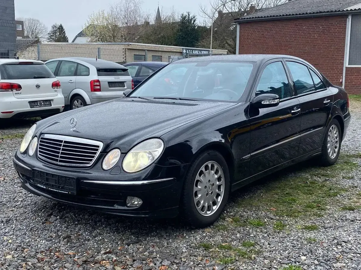 Occasion Mercedes E240 Avantgarde 177 ch (130 kW) 2004 Noir Berline