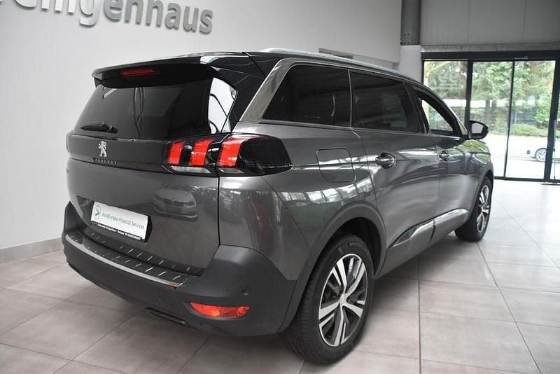 Gebraucht Peugeot 5008 Allure 131 PS (96 kW) 2023 Grau Van / Kleinbus