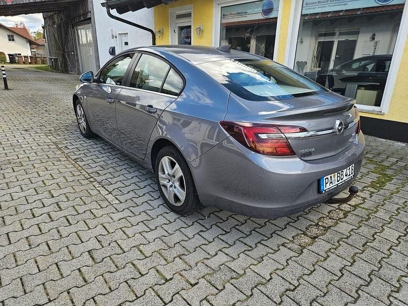 Grau Gebraucht 2016 Opel Insignia Business Innovation Limousine | 9.999 € (Fairer Preis) - Bild 1/4