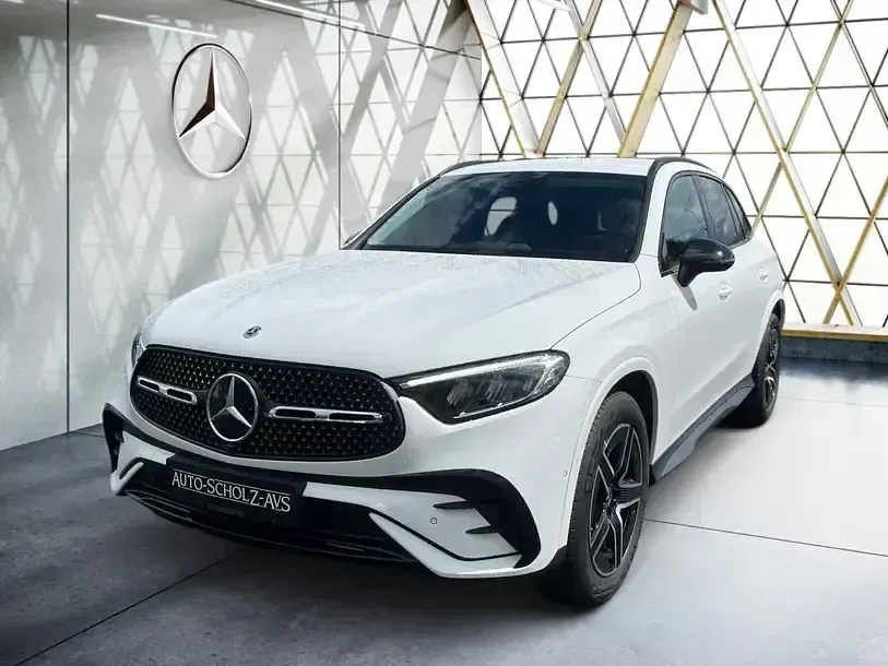 Gebraucht Mercedes GLC200 AMG 204 PS (150 kW) 2026 Unilack polarweiß uni SUV