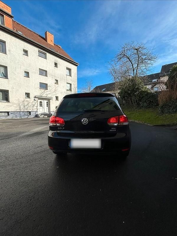 Gebraucht VW Golf Match 105 PS (77 kW) 2012 Schwarz Coupé