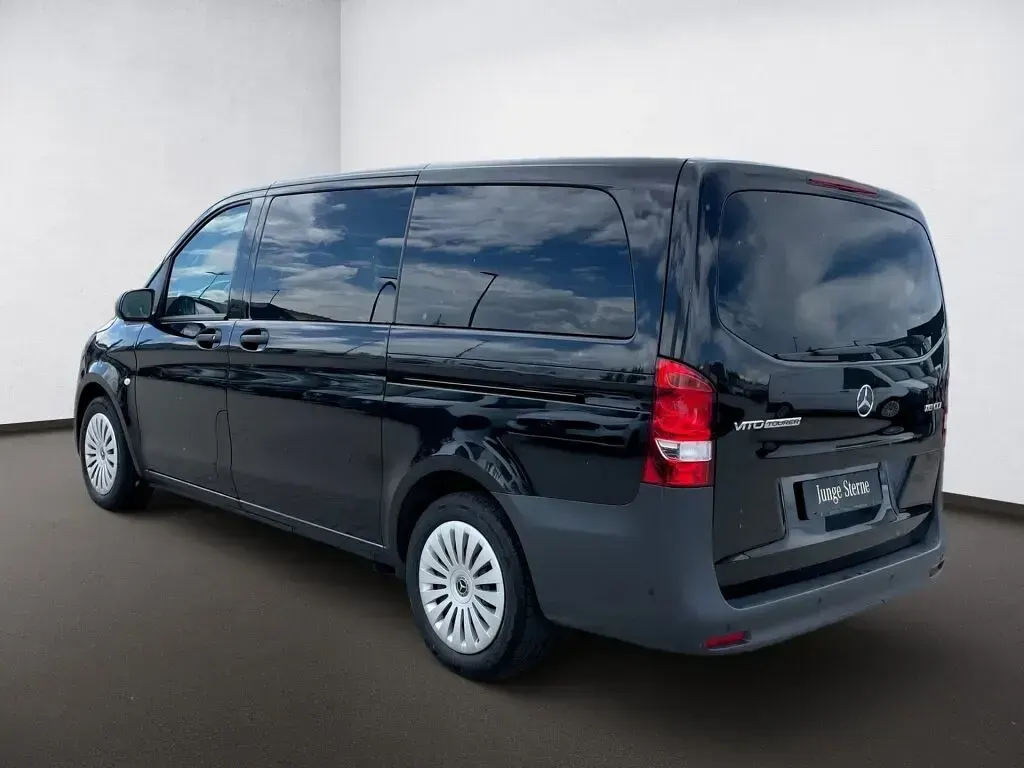 Gebraucht Mercedes Vito 163 PS (119 kW) 2025 Obsidianschwarz Van
