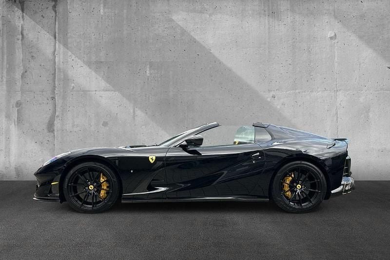 Gebraucht Ferrari 812 795 PS (584 kW) 2024 Schwarz Cabrio