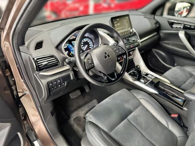 Gold Gebraucht 2022 Mitsubishi Eclipse Cross Plus SUV | 28.600 € (Teuer) - Bild 1/2