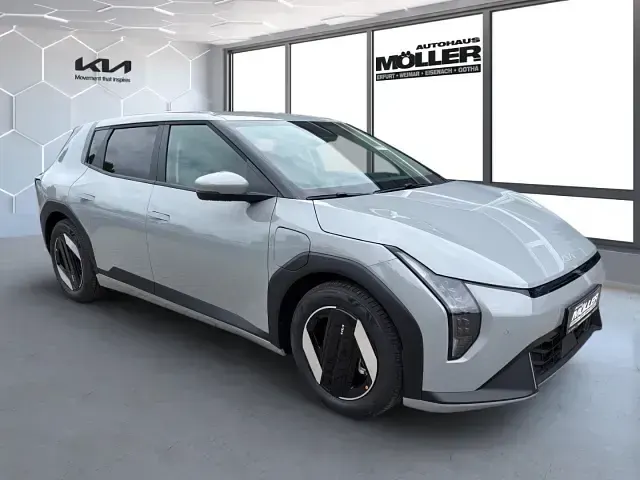 Neu Kia EV4 Earth 150 kW (204 PS) 2026 Grau Limousine