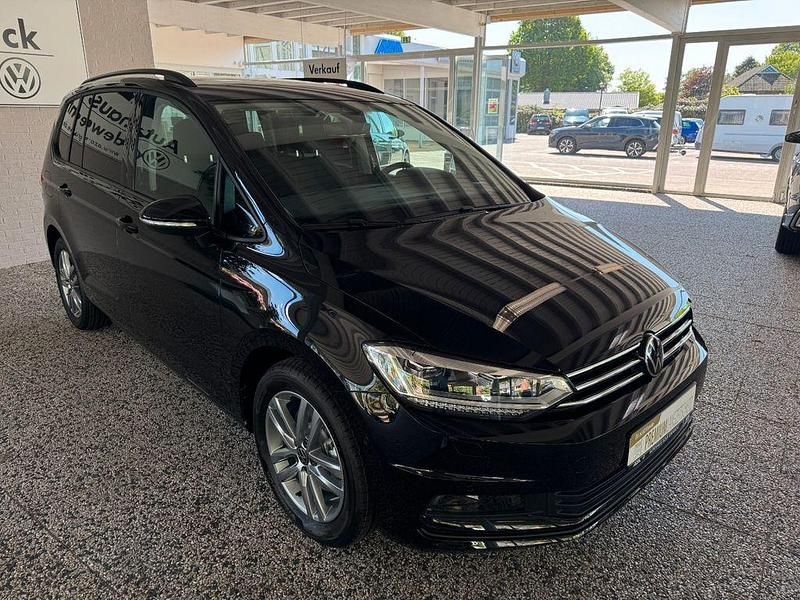 Gebraucht VW Touran Comfortline 150 PS (110 kW) 2026 Schwarz Van / Kleinbus