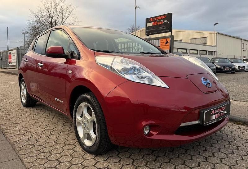 Gebraucht Nissan Leaf Basis 80 kW (109 PS) 2012 Rot Kleinwagen