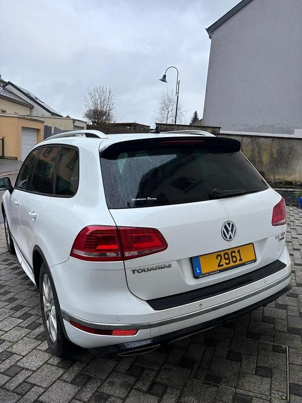 Gebraucht VW Touareg 262 PS (192 kW) 2016 Weiß SUV