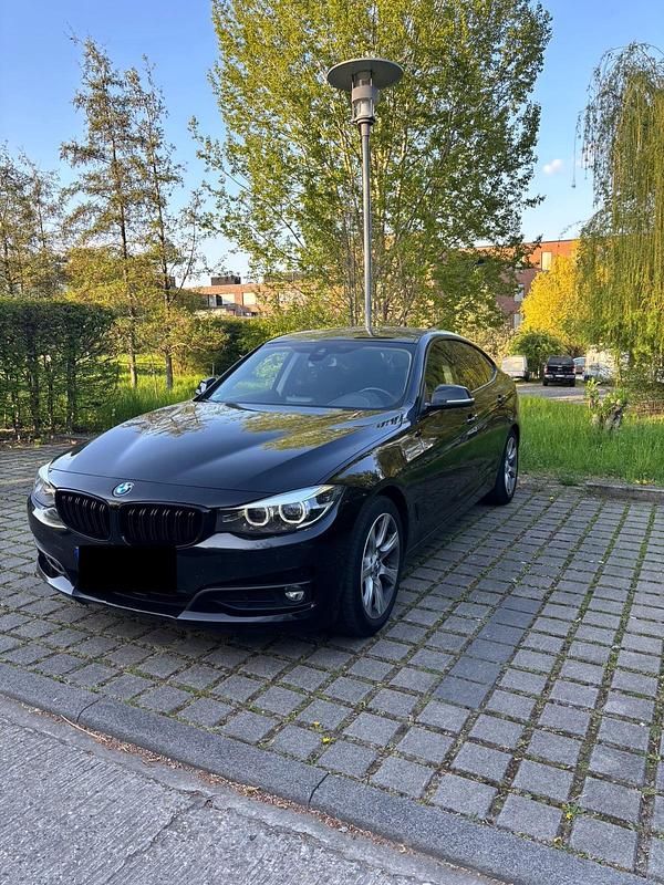 Schwarz Gebraucht 2017 BMW 318 Gran Turismo Limousine | 12.000 € - Bild 1/4