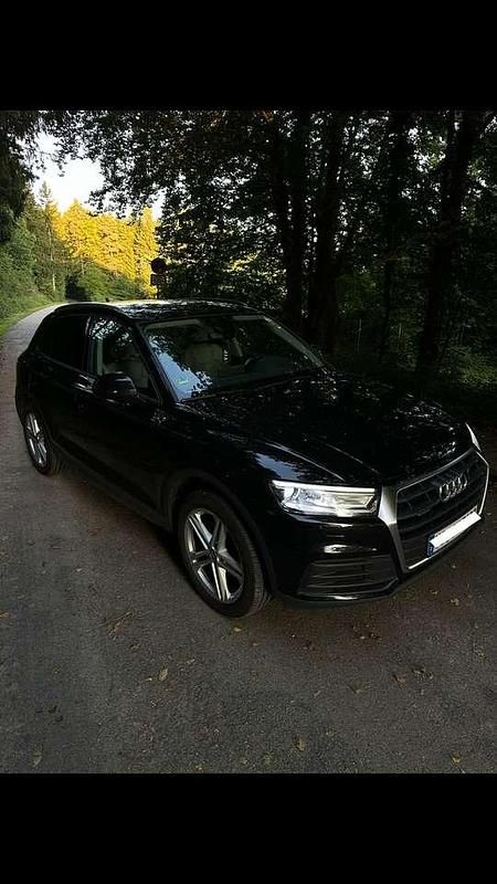 Schwarz Gebraucht 2018 Audi Q5 Ambiente SUV | 26.690 € (Teuer) - Bild 1/4