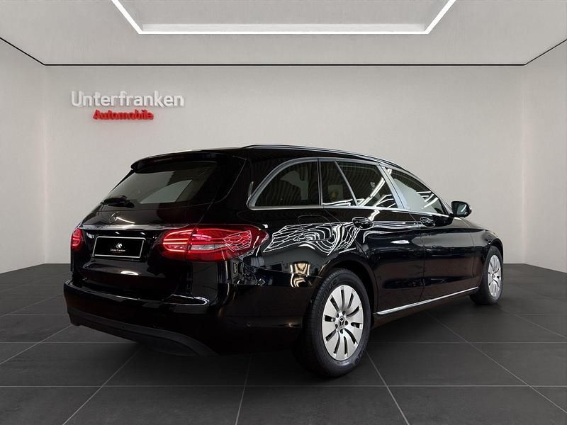 Gebraucht Mercedes C200 160 PS (117 kW) 2020 Schwarz Kombi