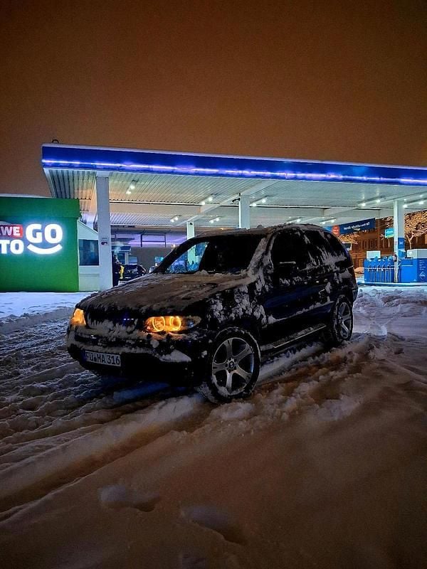 Blau Gebraucht 2006 BMW X5 Sport Line SUV | 4.600 € (Fairer Preis) - Bild 1/4