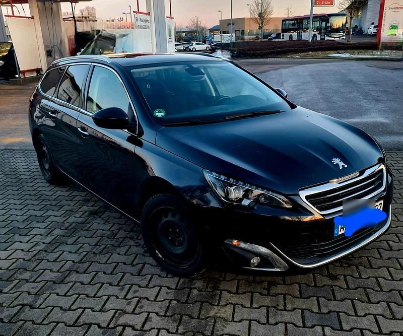 Gebraucht Peugeot 308 130 PS (95 kW) 2015 Schwarz Kombi
