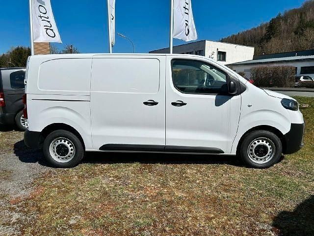 Gebraucht Toyota Proace 144 PS (105 kW) 2024 Ice white Van / Kleinbus