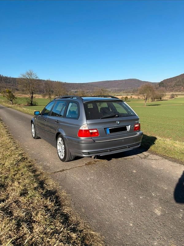 Gebraucht BMW 318 150 PS (110 kW) 2003 Grau Kombi