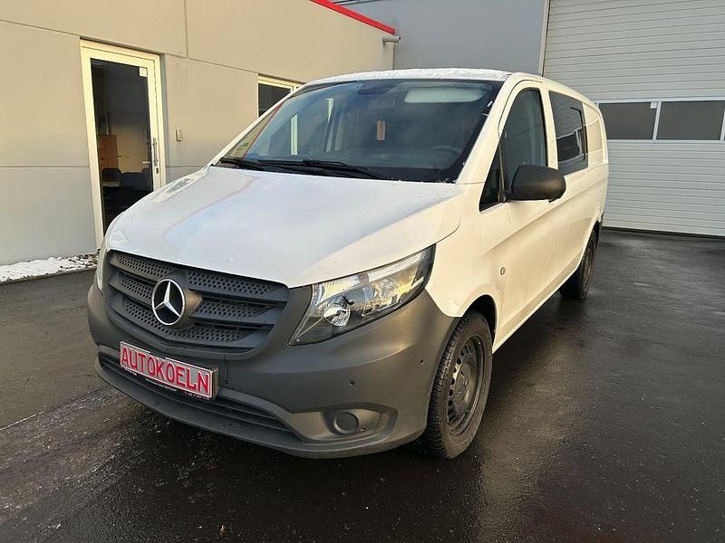 Weiß Gebraucht 2018 Mercedes Vito Van | 23.900 € (Guter Preis) - Bild 1/4