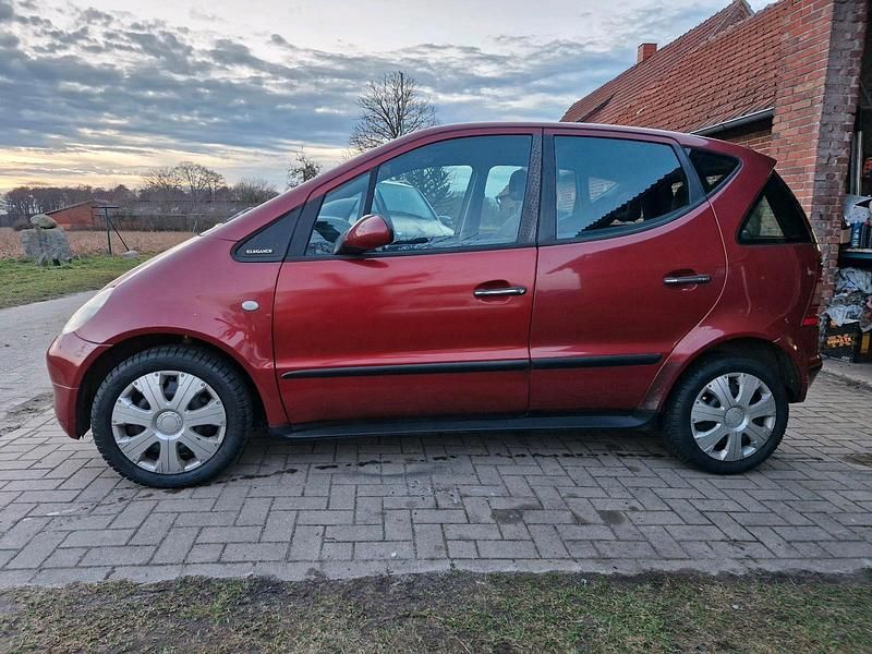 Gebraucht Mercedes A160 102 PS (75 kW) 2000 Rot Kleinwagen