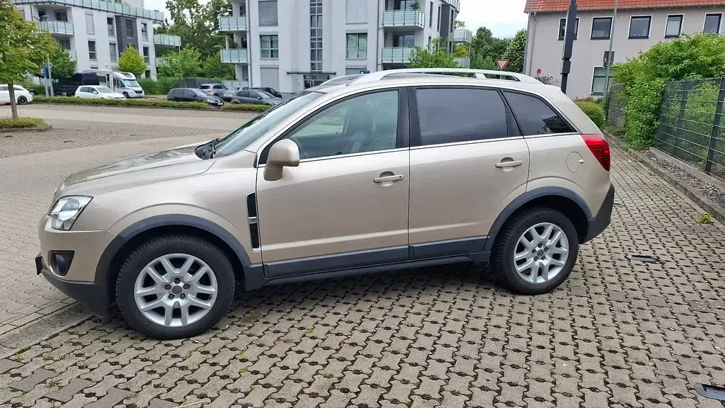 Gebraucht Opel Antara Design Edition 163 PS (119 kW) 2011 Gold SUV