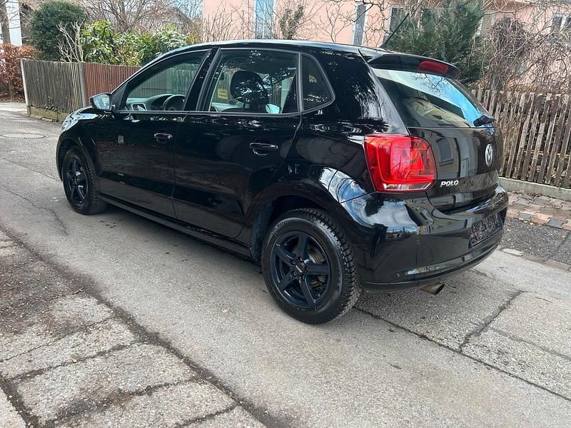 Gebraucht VW Polo 90 PS (66 kW) 2014 Schwarz Limousine