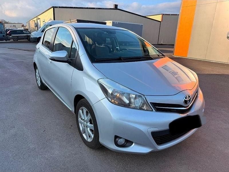 Usado Toyota Yaris Executive 99 HP (72 kW) 2012 Citadino