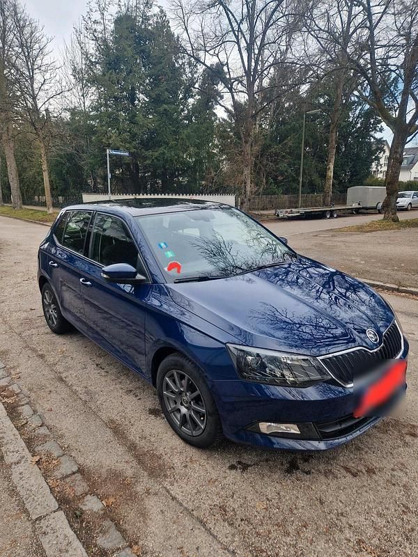 Gebraucht Skoda Fabia 90 PS (66 kW) 2016 Blau Limousine