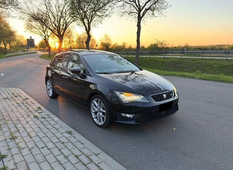 Second-hand Seat Leon FR 184 CP (135 kW) 2014 Negru Berlinǎ