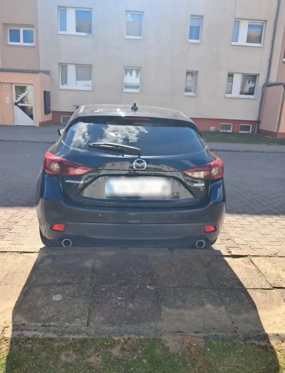 Gebraucht Mazda 3 Inclusive 150 PS (110 kW) 2016 Schwarz Limousine