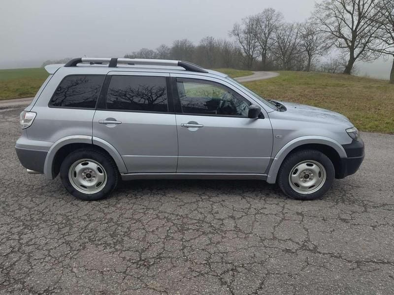 Silber Gebraucht 2004 Mitsubishi Outlander Motion SUV | 1.600 € (Guter Preis) - Bild 1/4